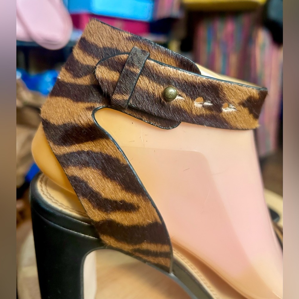 Splendid Real Calf Hair Tiger Print Pattern Ankle Strap Sandals GORGEOUS!​​ - Picture 4 of 10